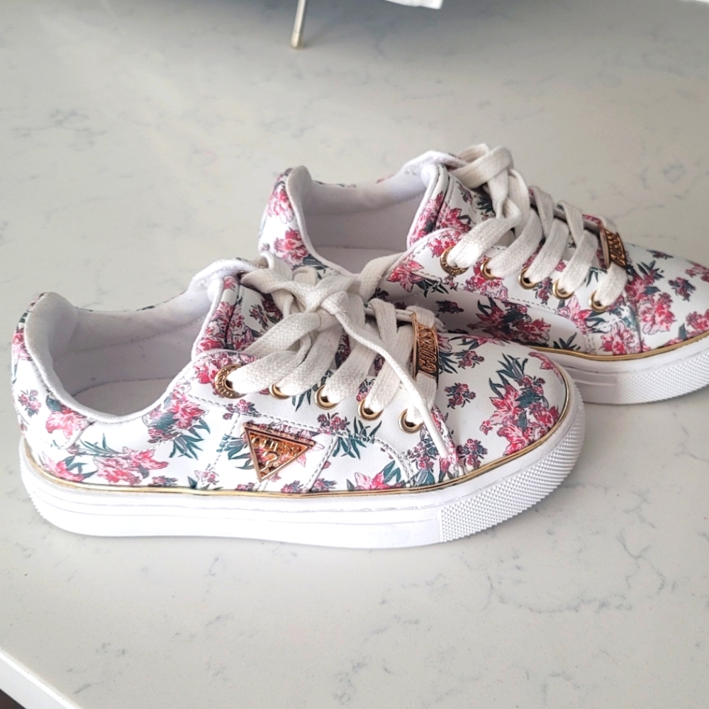 Guess Shoes size 12 Girls